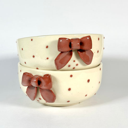 Vino Maroon Bow Bowl