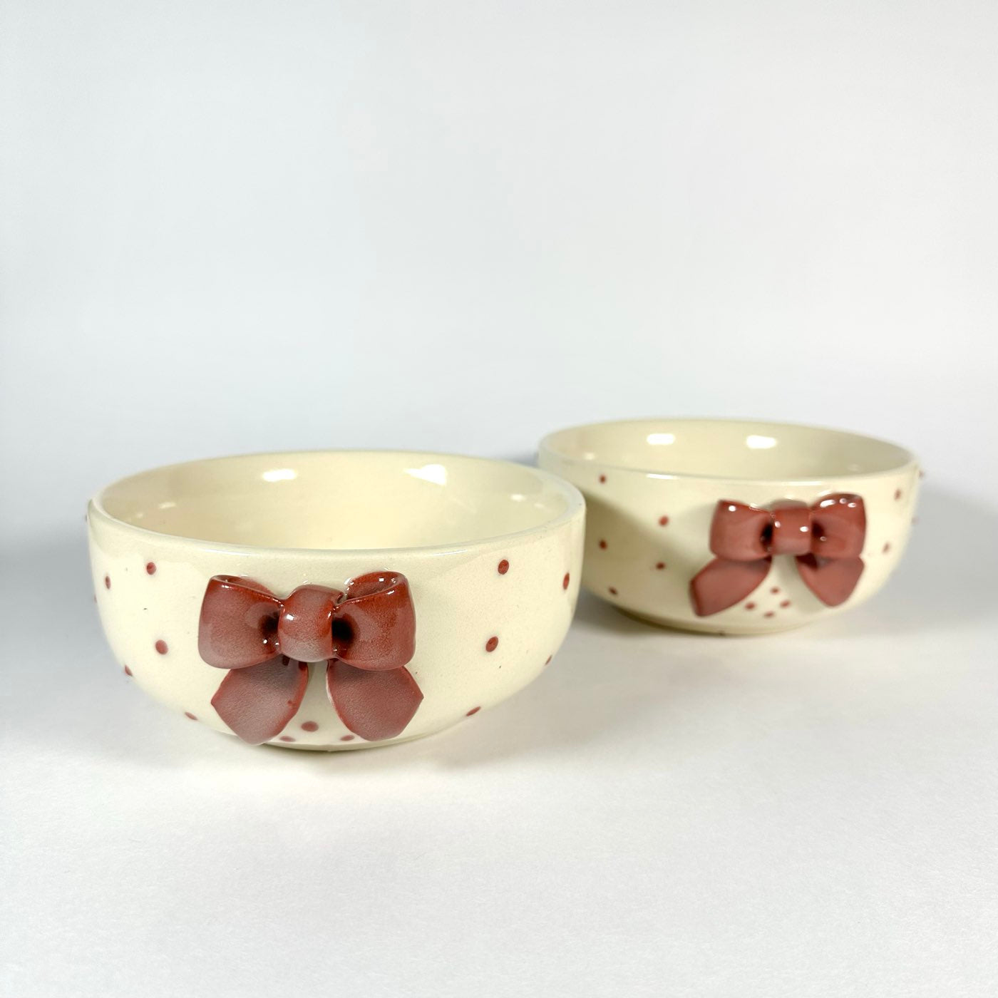 Vino Maroon Bow Bowl