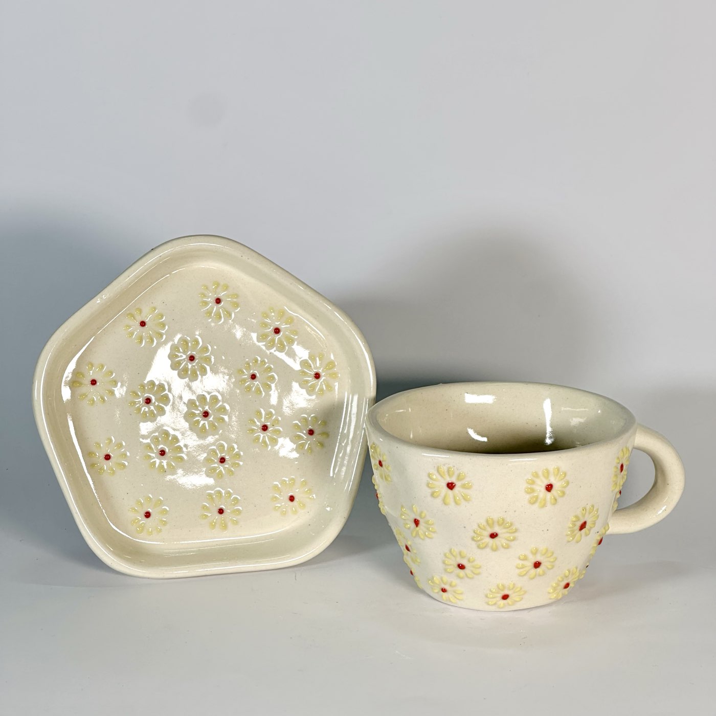 Daisy Bloom Cup & Saucer