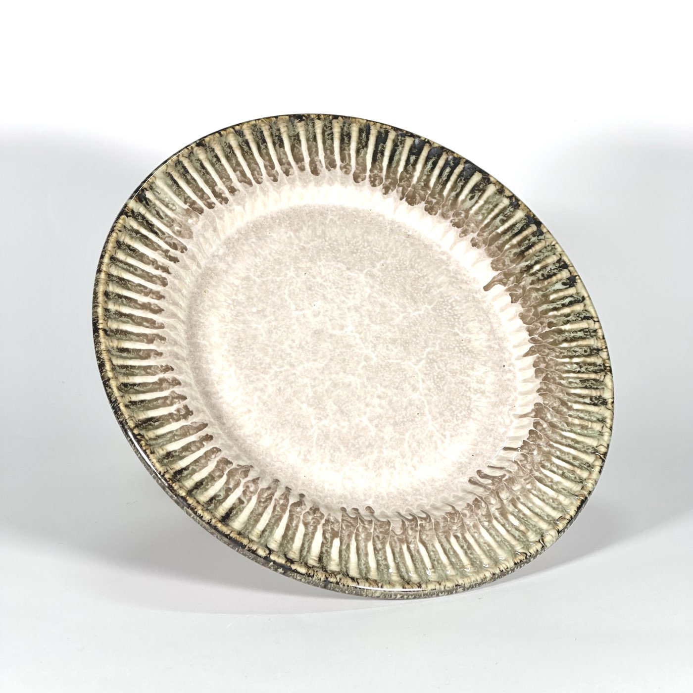 Fluted Earth Quarter Plate
