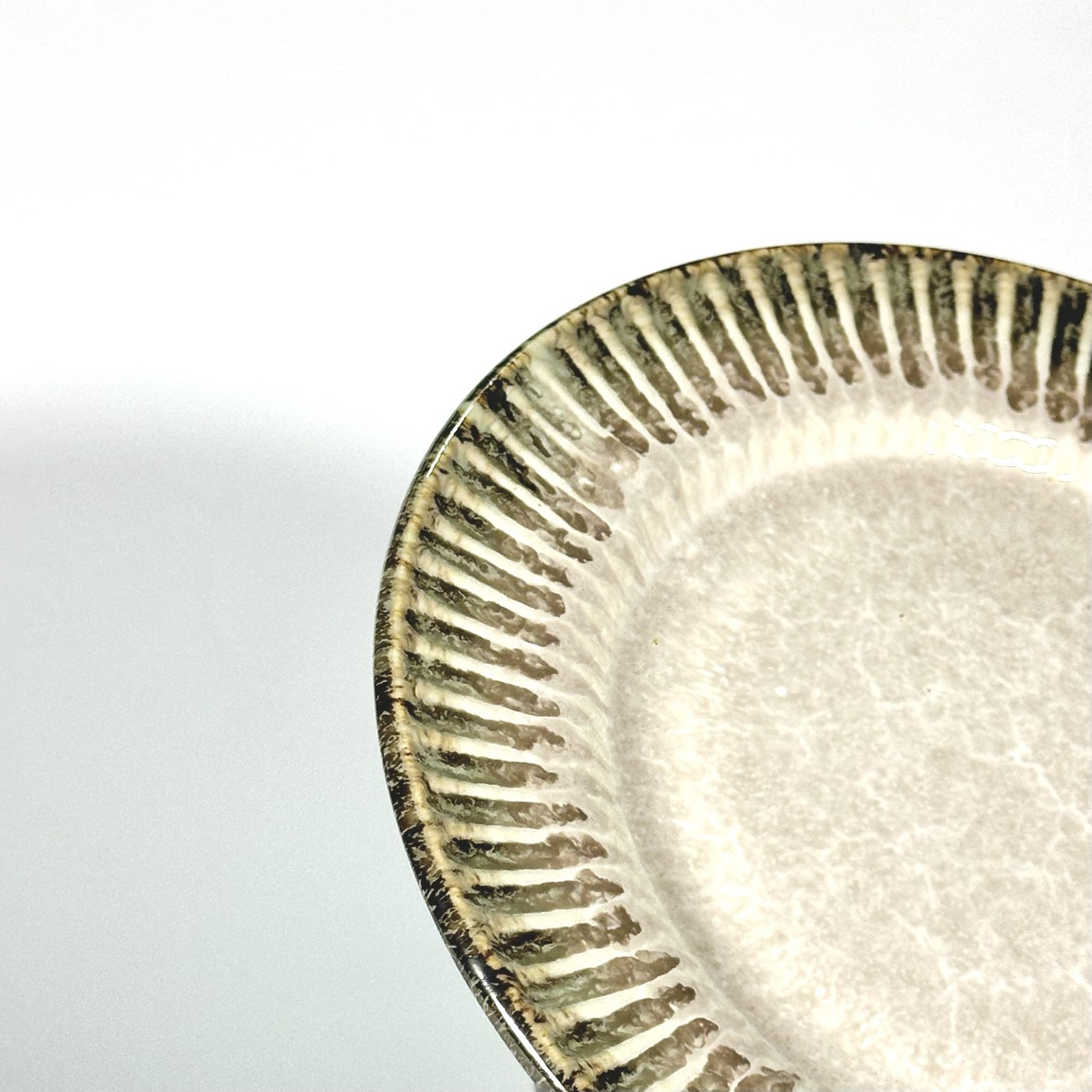 Fluted Earth Quarter Plate