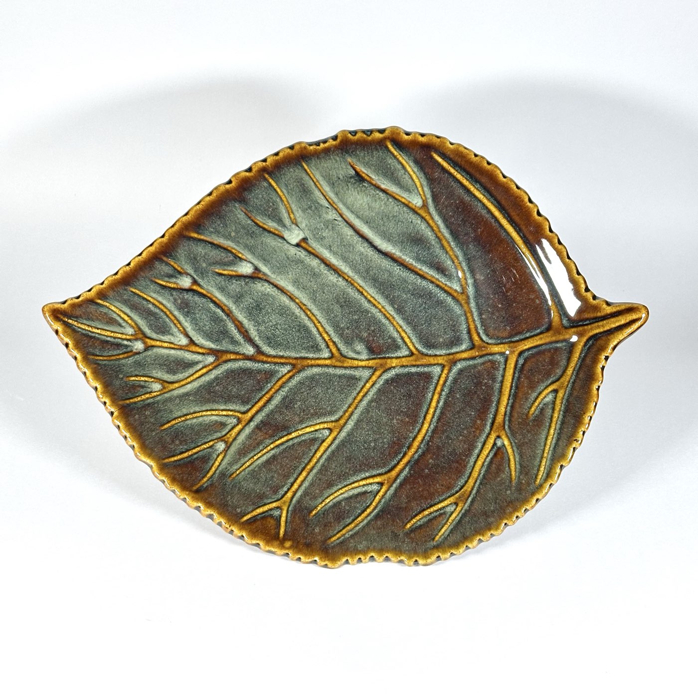 Golden Vein Leaf Platter